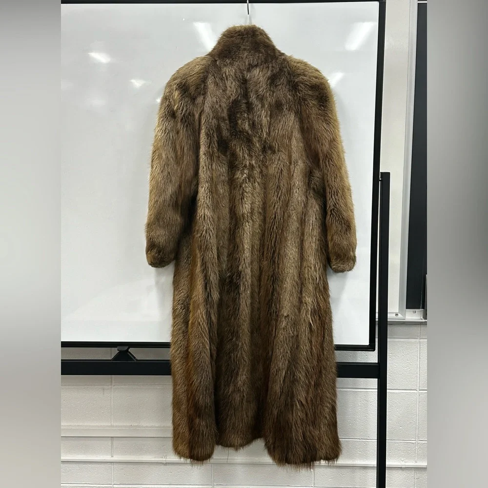 Elegant Dion Furs Real Beaver Fur Coat - Picture 2 of 11